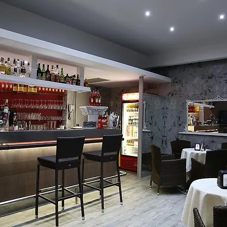 Leonardo Da Vinci Wellness Отель Бибионе